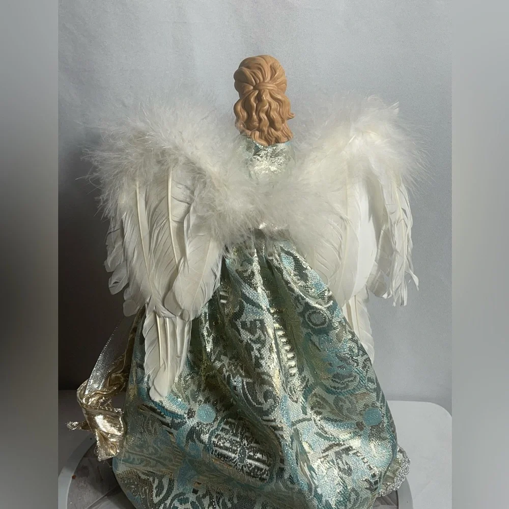 Source Unknown Angel Figurine with Gold and Cream Accents